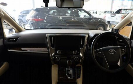 Toyota Alphard III, 2018 год, 4 300 000 рублей, 18 фотография
