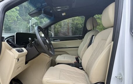 Buick GL8 III, 2022 год, 3 304 810 рублей, 8 фотография