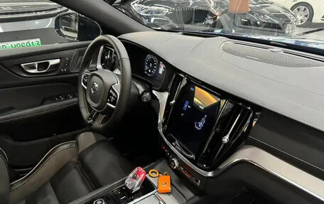 Volvo V60 II, 2021 год, 3 088 810 рублей, 11 фотография