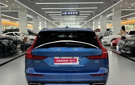 Volvo V60 II, 2021 год, 3 088 810 рублей, 5 фотография