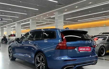 Volvo V60 II, 2021 год, 3 088 810 рублей, 6 фотография
