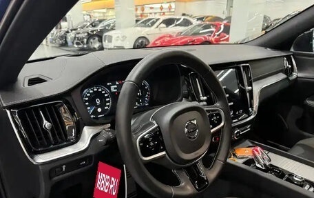 Volvo V60 II, 2021 год, 3 088 810 рублей, 10 фотография