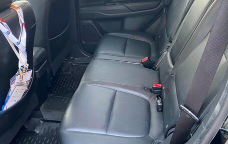 Mitsubishi Outlander III рестайлинг 3, 2018 год, 1 950 000 рублей, 14 фотография