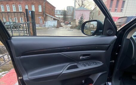 Mitsubishi Outlander III рестайлинг 3, 2018 год, 1 950 000 рублей, 16 фотография