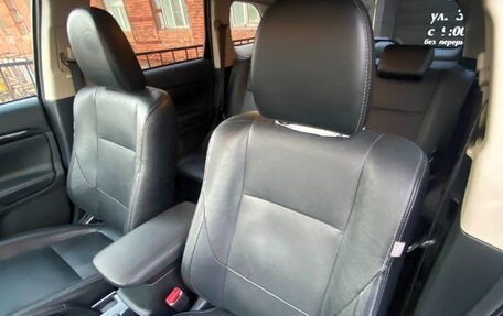 Mitsubishi Outlander III рестайлинг 3, 2018 год, 1 950 000 рублей, 10 фотография