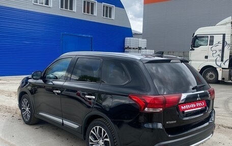 Mitsubishi Outlander III рестайлинг 3, 2018 год, 1 950 000 рублей, 26 фотография