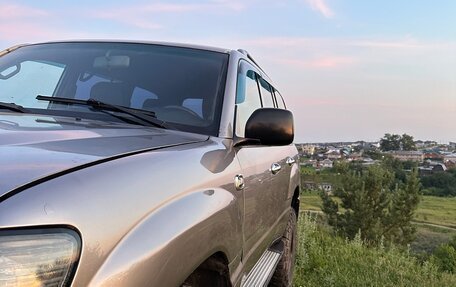 Toyota Land Cruiser 100 рестайлинг 2, 2005 год, 2 500 000 рублей, 3 фотография