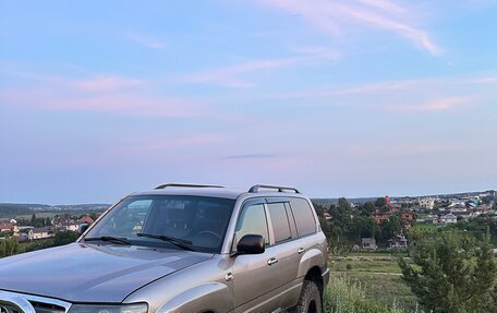 Toyota Land Cruiser 100 рестайлинг 2, 2005 год, 2 500 000 рублей, 2 фотография