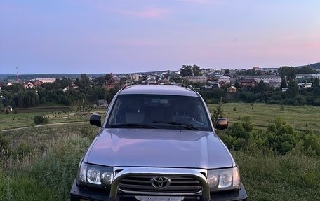 Toyota Land Cruiser 100 рестайлинг 2, 2005 год, 2 500 000 рублей, 5 фотография