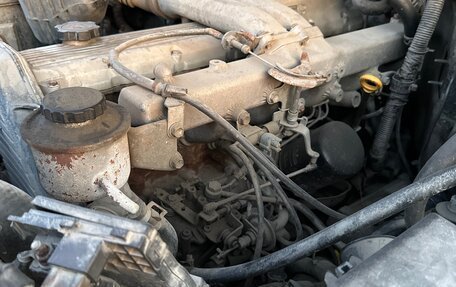 Toyota Land Cruiser 100 рестайлинг 2, 2005 год, 2 500 000 рублей, 24 фотография