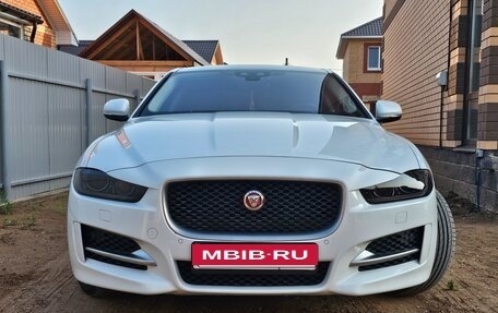 Jaguar XE I рестайлинг, 2019 год, 3 050 000 рублей, 2 фотография