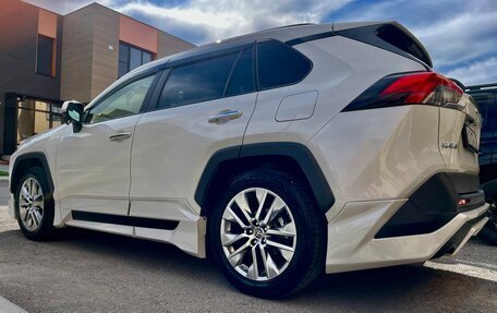 Toyota RAV4, 2019 год, 2 995 000 рублей, 3 фотография