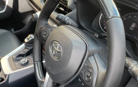 Toyota RAV4, 2019 год, 2 995 000 рублей, 6 фотография