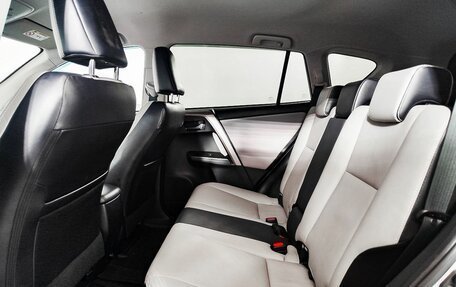 Toyota RAV4, 2018 год, 2 940 000 рублей, 12 фотография