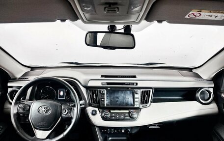 Toyota RAV4, 2018 год, 2 940 000 рублей, 14 фотография