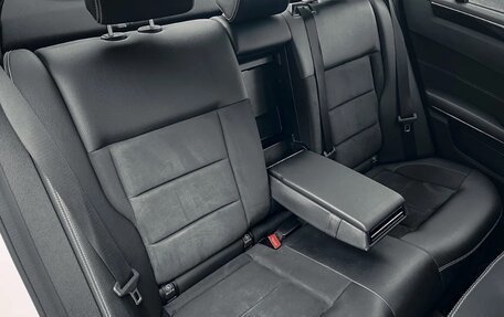 Mercedes-Benz E-Класс, 2014 год, 2 700 000 рублей, 7 фотография