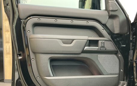 Land Rover Defender II, 2023 год, 20 800 000 рублей, 18 фотография