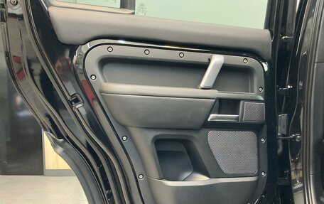 Land Rover Defender II, 2023 год, 20 800 000 рублей, 20 фотография