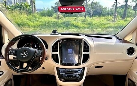 Mercedes-Benz Vito, 2021 год, 3 130 000 рублей, 12 фотография
