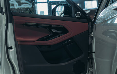 Land Rover Range Rover Evoque II, 2024 год, 6 070 000 рублей, 16 фотография