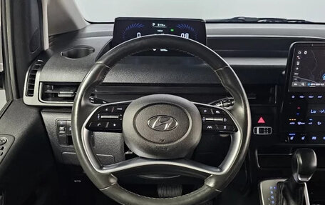 Hyundai Staria, 2022 год, 2 760 000 рублей, 24 фотография