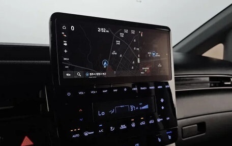 Hyundai Staria, 2022 год, 2 760 000 рублей, 21 фотография