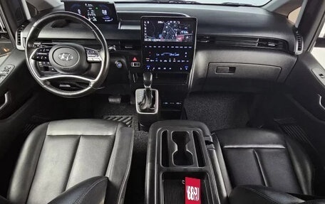 Hyundai Staria, 2022 год, 2 760 000 рублей, 23 фотография