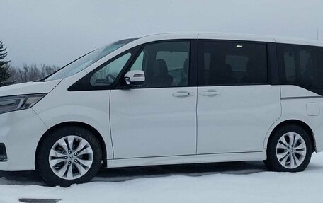Honda Stepwgn IV, 2019 год, 3 000 000 рублей, 1 фотография