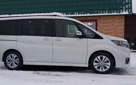 Honda Stepwgn IV, 2019 год, 3 000 000 рублей, 2 фотография