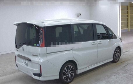 Honda Stepwgn IV, 2019 год, 3 000 000 рублей, 7 фотография