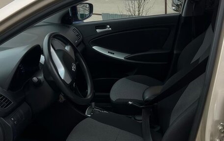 Hyundai Solaris II рестайлинг, 2013 год, 970 000 рублей, 5 фотография