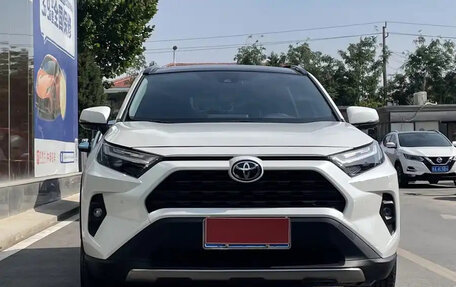 Toyota RAV4, 2025 год, 2 600 000 рублей, 3 фотография