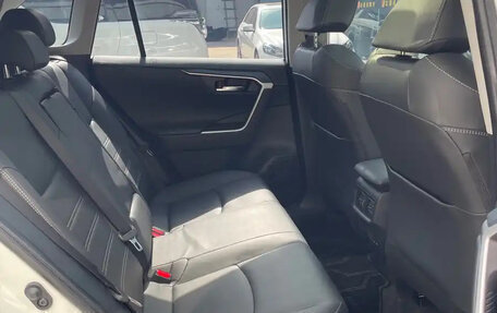 Toyota RAV4, 2025 год, 2 600 000 рублей, 14 фотография