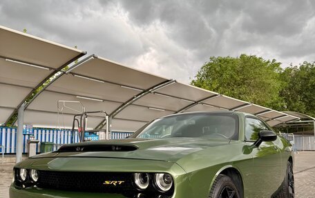 Dodge Challenger III рестайлинг 2, 2017 год, 4 200 000 рублей, 3 фотография