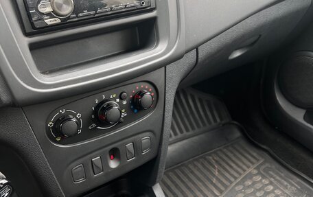 Renault Logan II, 2019 год, 850 000 рублей, 9 фотография