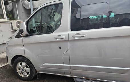 Ford Tourneo Custom I рестайлинг, 2015 год, 2 100 000 рублей, 4 фотография