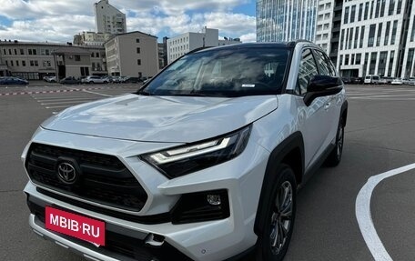 Toyota RAV4, 2024 год, 3 750 000 рублей, 2 фотография