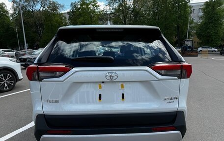 Toyota RAV4, 2024 год, 3 750 000 рублей, 7 фотография