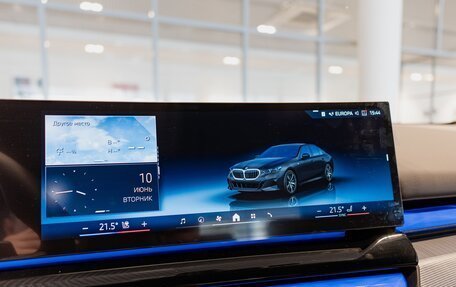 BMW 5 серия, 2024 год, 9 000 000 рублей, 14 фотография