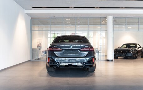 BMW 5 серия, 2024 год, 9 000 000 рублей, 3 фотография