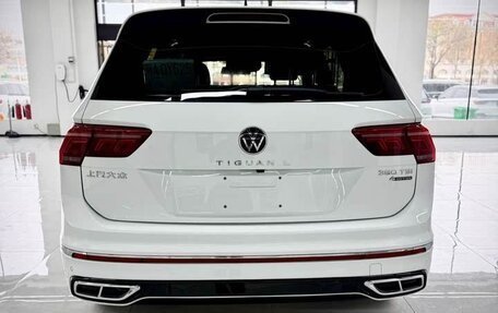 Volkswagen Tiguan II, 2022 год, 3 200 000 рублей, 7 фотография