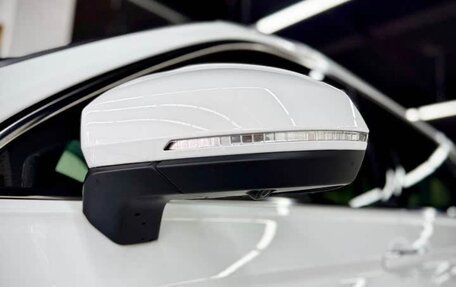 Volkswagen Tiguan II, 2022 год, 3 200 000 рублей, 6 фотография