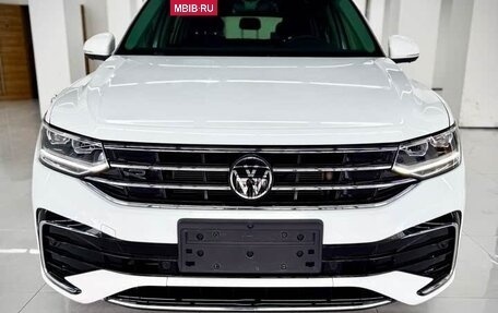 Volkswagen Tiguan II, 2022 год, 3 200 000 рублей, 2 фотография