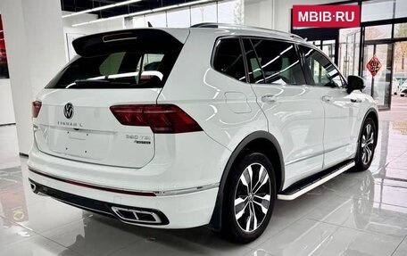 Volkswagen Tiguan II, 2022 год, 3 200 000 рублей, 8 фотография