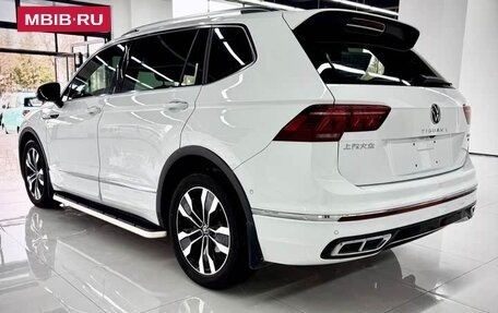 Volkswagen Tiguan II, 2022 год, 3 200 000 рублей, 5 фотография