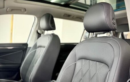 Volkswagen Tiguan II, 2022 год, 3 200 000 рублей, 12 фотография