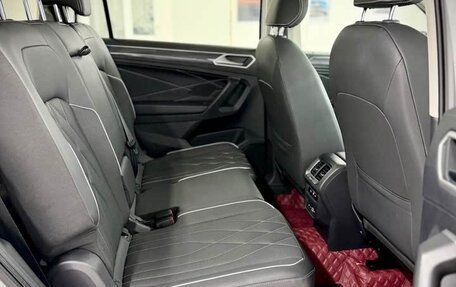 Volkswagen Tiguan II, 2022 год, 3 200 000 рублей, 14 фотография