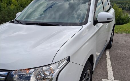 Mitsubishi Outlander III рестайлинг 3, 2012 год, 1 820 000 рублей, 6 фотография