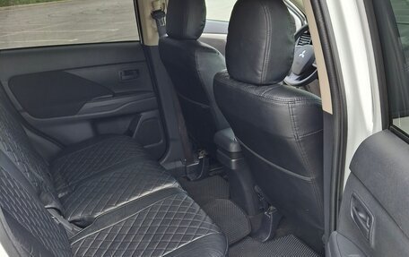 Mitsubishi Outlander III рестайлинг 3, 2012 год, 1 820 000 рублей, 5 фотография