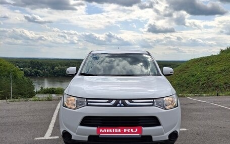 Mitsubishi Outlander III рестайлинг 3, 2012 год, 1 820 000 рублей, 3 фотография